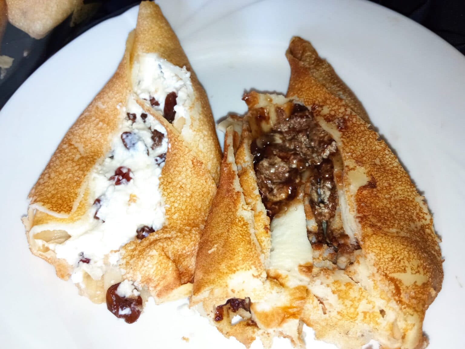 Clătite Moldovenești sau Mule cu brânză dulce și stafide, și halva1 (1)