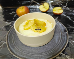 Griș cu lapte și mere caramelizate1