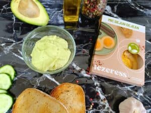 Pasta de avocado cu oua vegane4 (1)
