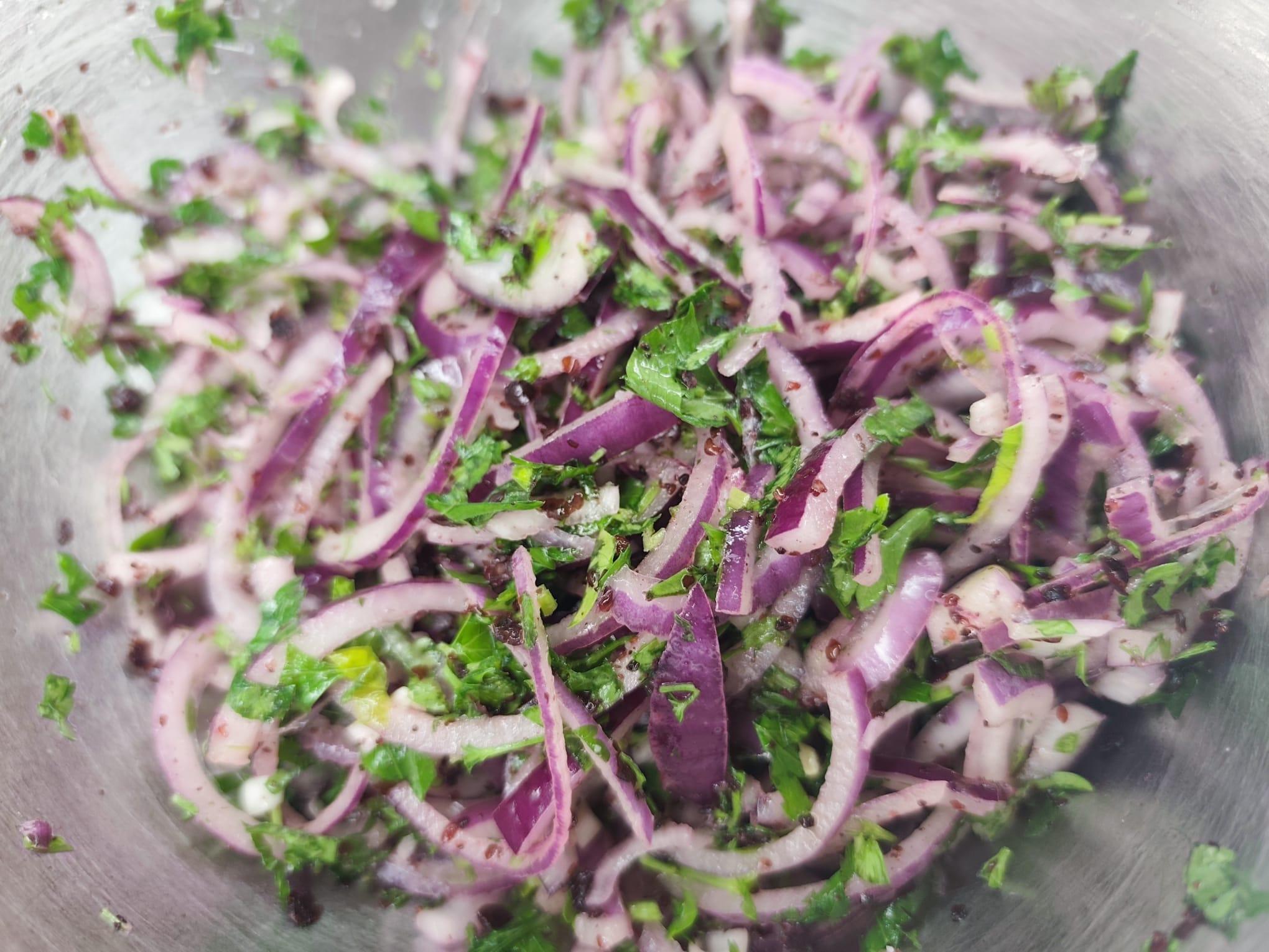 Salată turcească de ceapă-Soğan Salatası