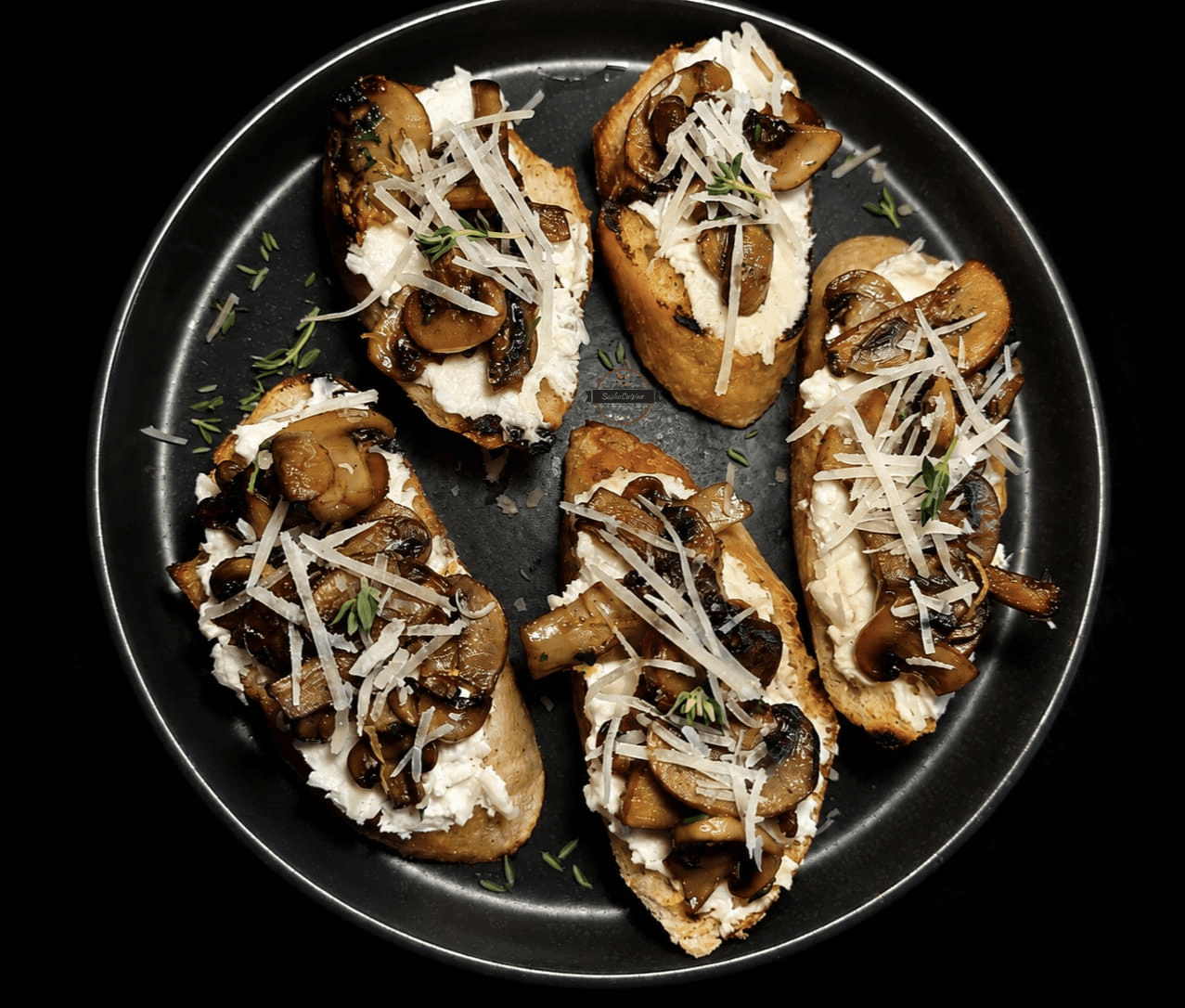 Crostini cu ciuperci sotate